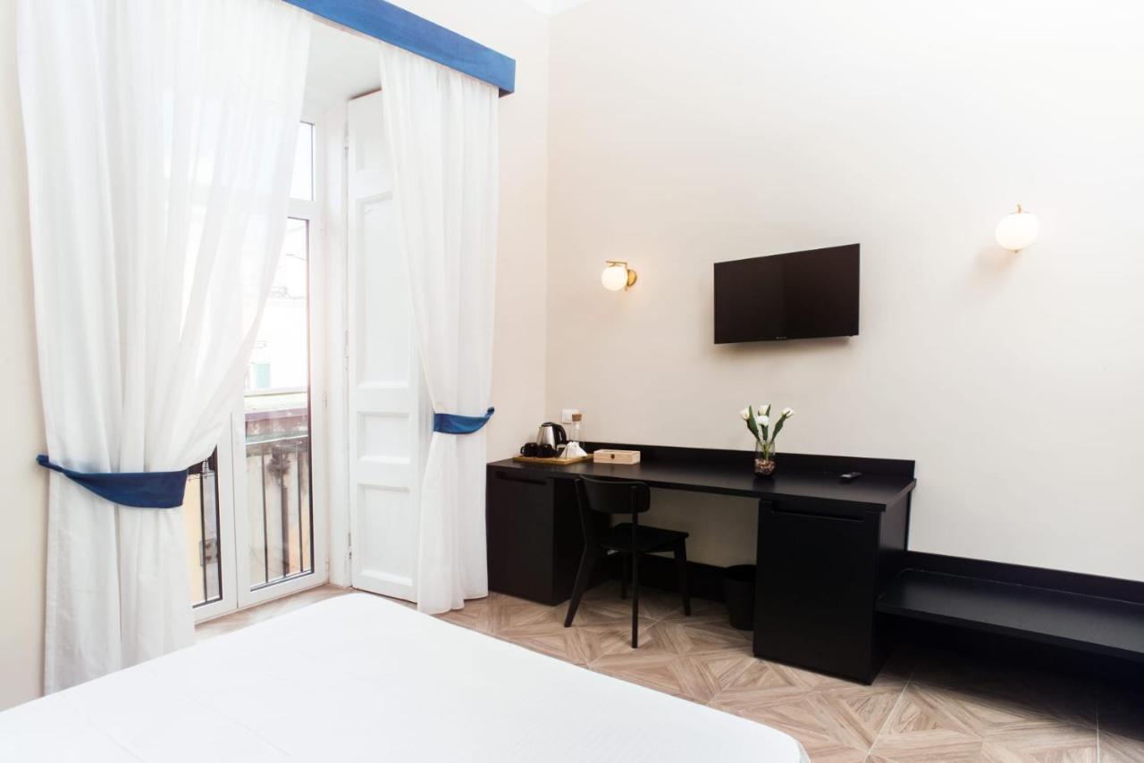 Fida Rooms Napels Buitenkant foto
