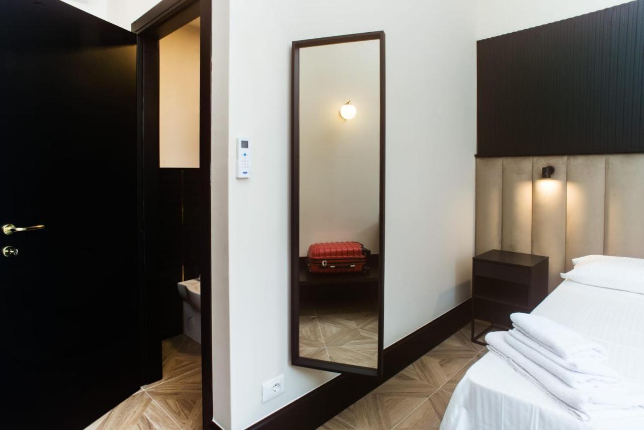 Fida Rooms Napels Buitenkant foto