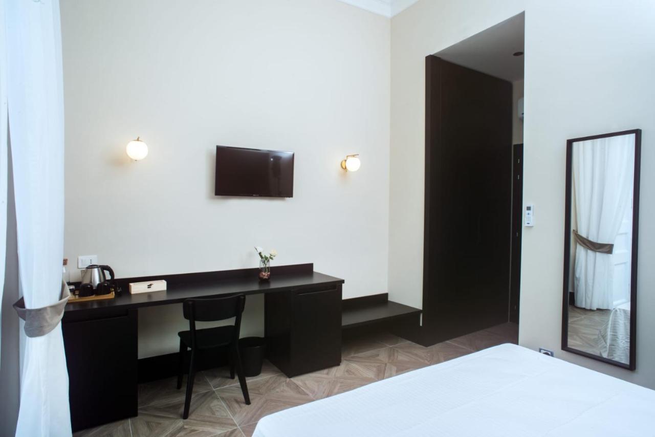 Fida Rooms Napels Buitenkant foto