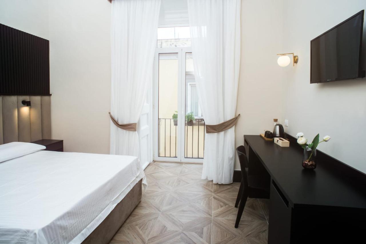 Fida Rooms Napels Buitenkant foto