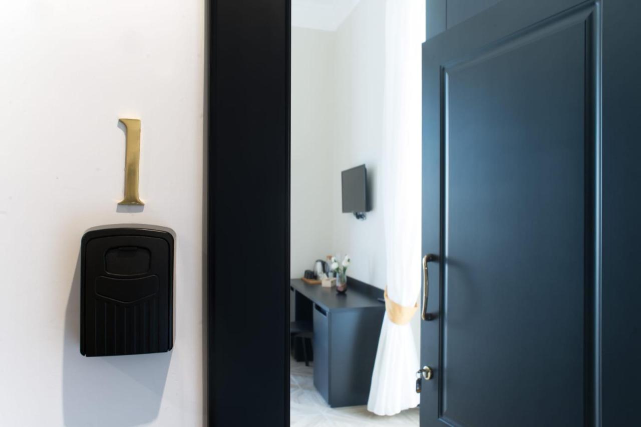 Fida Rooms Napels Buitenkant foto