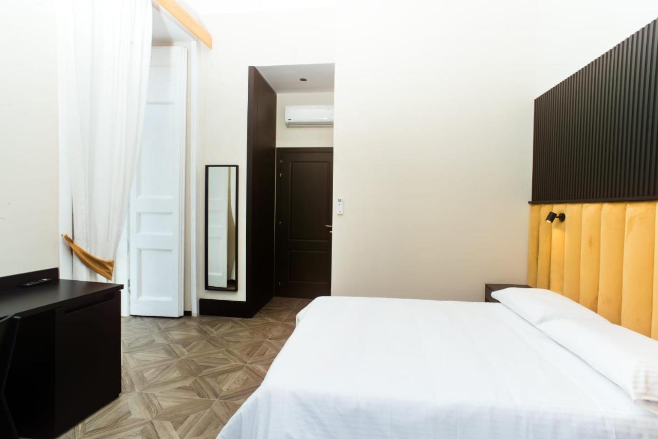Fida Rooms Napels Buitenkant foto