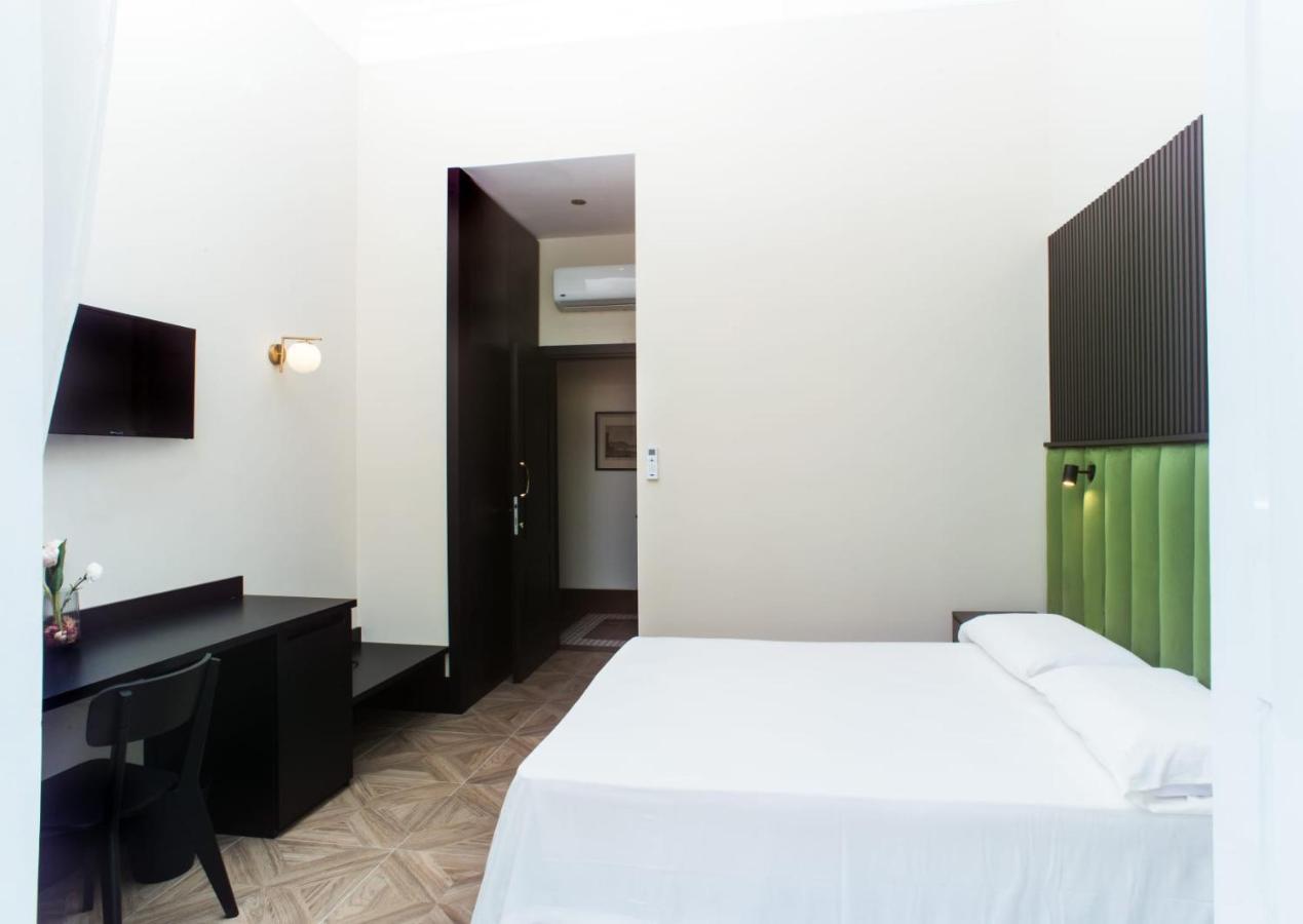 Fida Rooms Napels Buitenkant foto