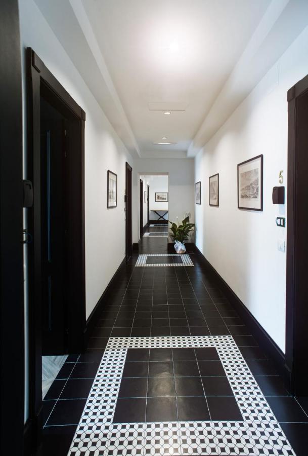 Fida Rooms Napels Buitenkant foto