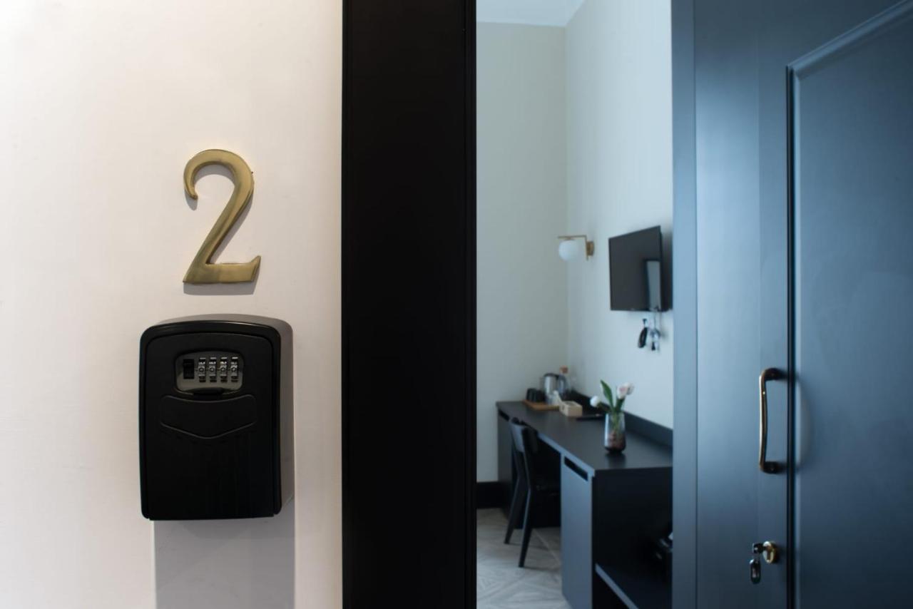 Fida Rooms Napels Buitenkant foto