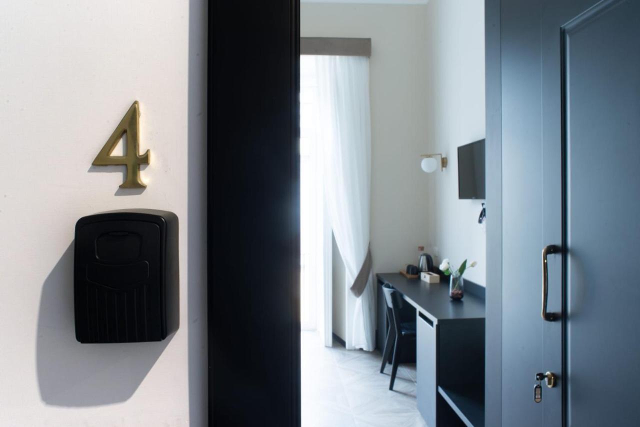 Fida Rooms Napels Buitenkant foto