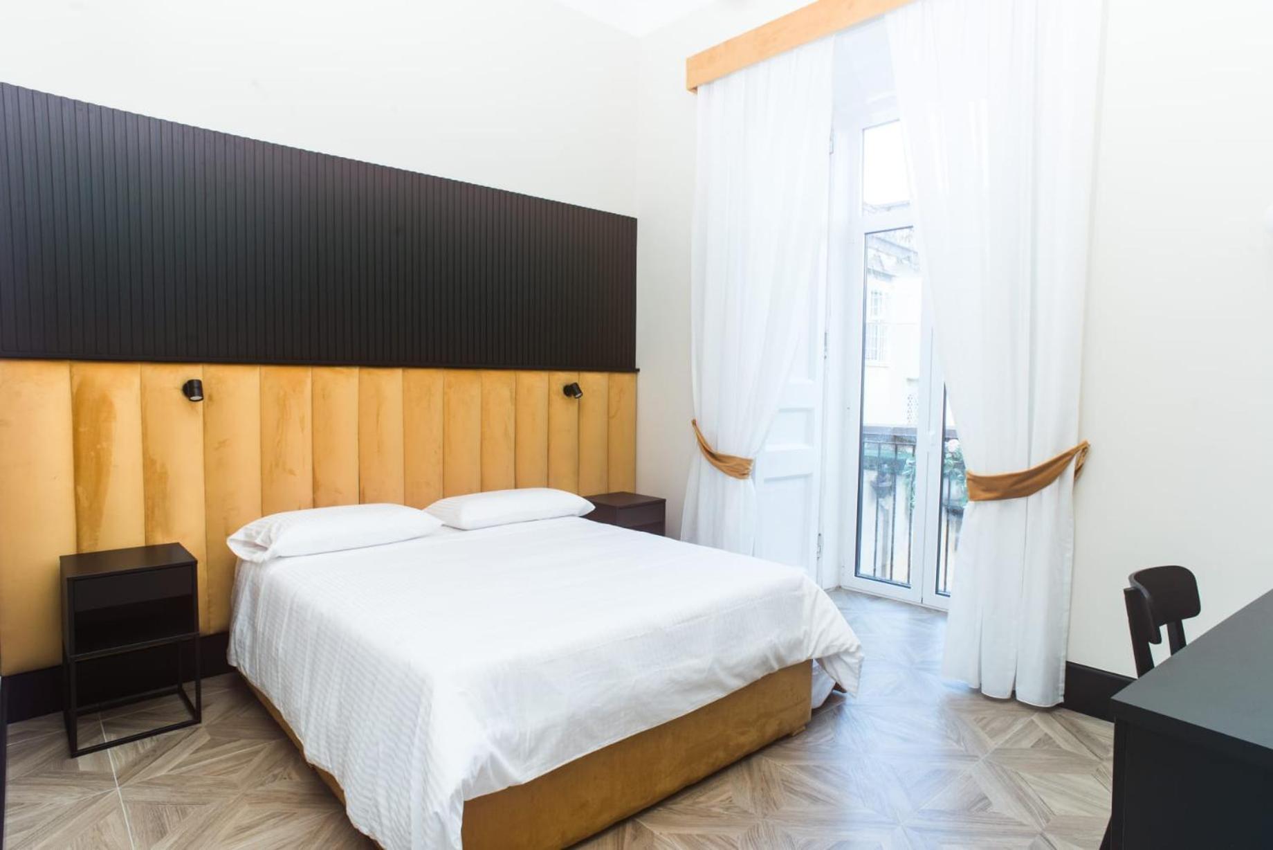 Fida Rooms Napels Buitenkant foto