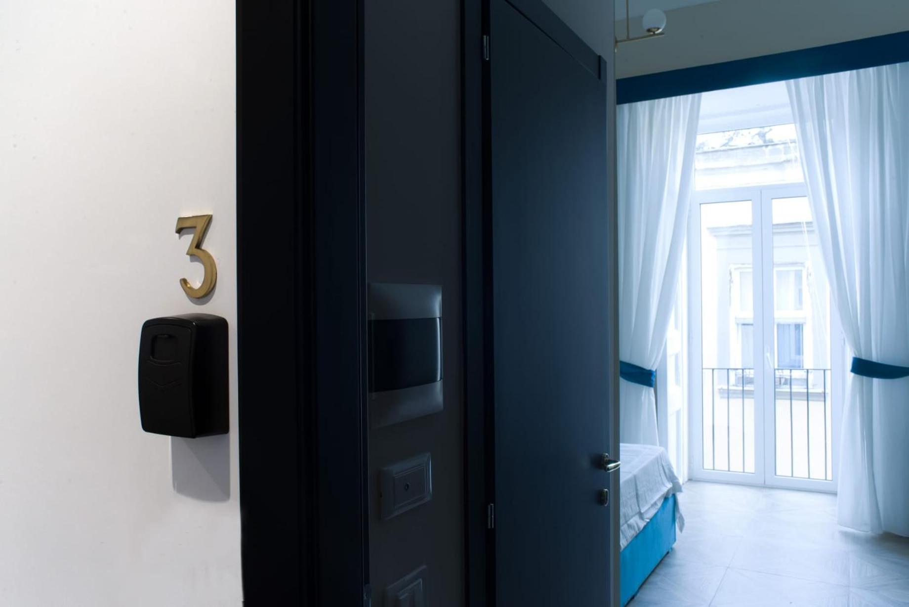 Fida Rooms Napels Buitenkant foto